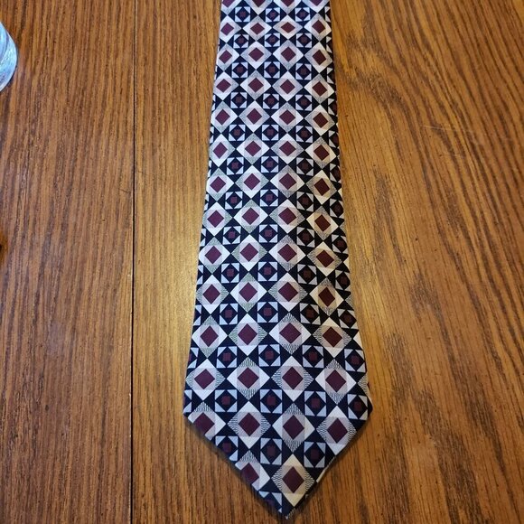 Alfani Mens Silk Black and Red Dimond Pattern Geometric Formal Necktie Tie - Picture 1 of 3